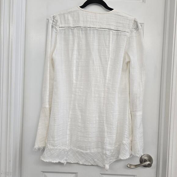 Free People Boho Fringe Hem V-Neck Blouse Sz S Flared Sleeve Ivory Peasant Goth - Picture 3 of 9
